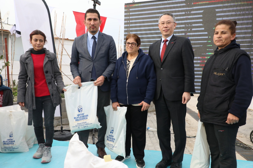 HBB- TAYVAN İŞ BİRLİĞİ İLE 40 TON PİRİNÇ DAĞITIYOR