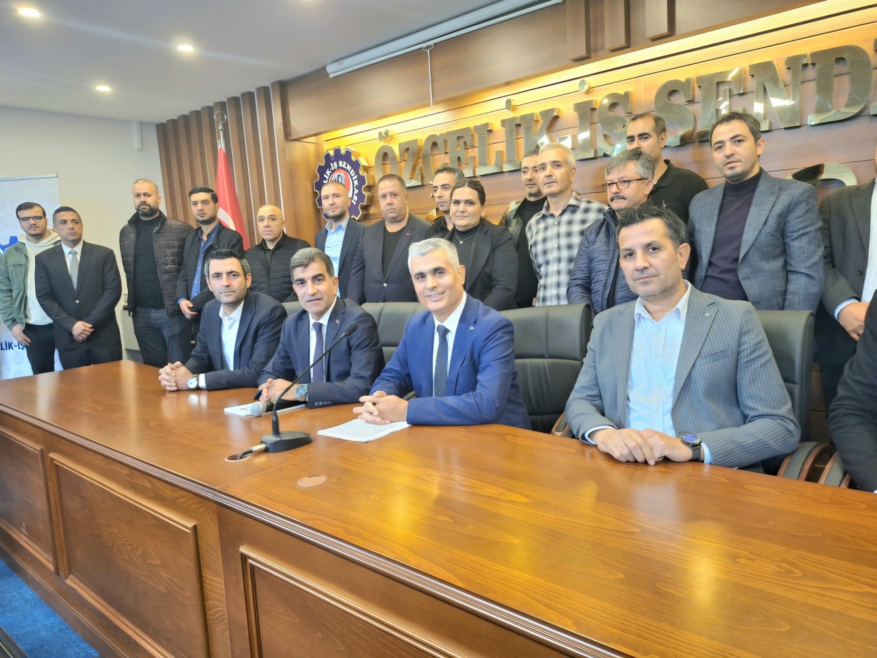 GÜNGÖR: “İSTİKRAR SÜRSÜN, EMEKÇİ GÜLSÜN”