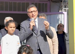 BAŞKAN DÖNMEZ, KARNE SEVİNCİNİ ÇOCUKLARLA PAYLAŞTI