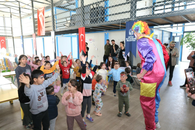 HBB’DEN KONTEYNER KENTTE ÇOCUKLARA BAYRAM SEVİNCİ