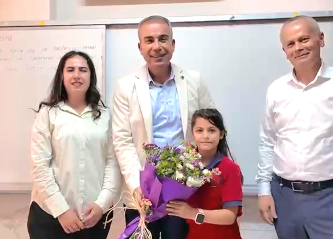 KIRIKHAN’IN GURURU DÜNYA ŞAMPİYONU KEVSER ÖZALP’E ANLAMLI ZİYARET