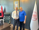 HATAYLI YAZAR DR. NECDET ÖZKAYA’DAN ÖRNEK DAVRANIŞ