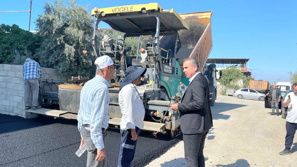 BAŞKAN ÇELİK: “ALTYAPISI TAMAMLANAN YOLLARI HIZLA ASFALTLIYORUZ”