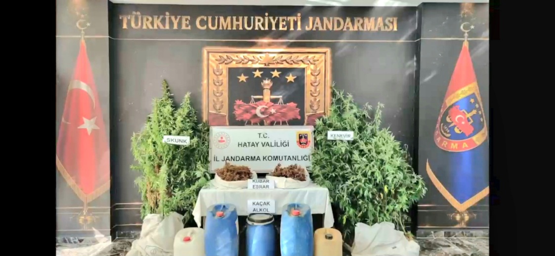 SAMANDAĞ’DA ZEHİR TACİRLERİNE JANDARMA DARBESİ