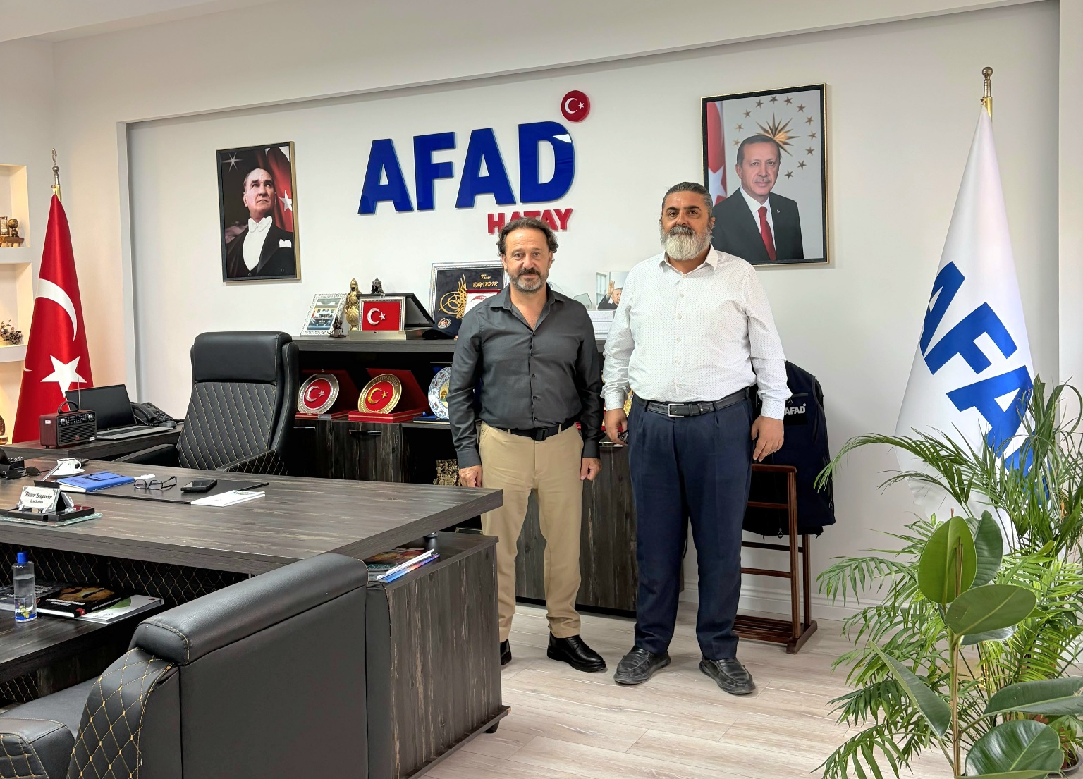 Levent AŞKAR’dan Taner Bayındır’a Veda Ziyareti: “Hatay’a Verdiğiniz Emekler İçin Teşekkür Ediyorum”
