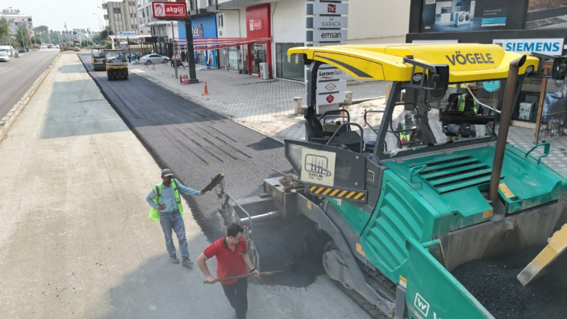 DÖRTYOL’DA ASFALT SEFERBERLİĞİ HIZ KESMEDEN SÜRÜYOR