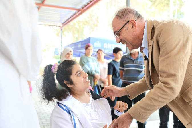 BAŞKAN YAPAR, ÇOCUK ŞENLİĞİ’NDE ÇOCUKLARLA BİRLİKTE EĞLENDİ